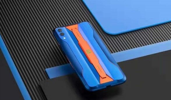 Игровой смартфон Black Shark 2 Pro синего цвета